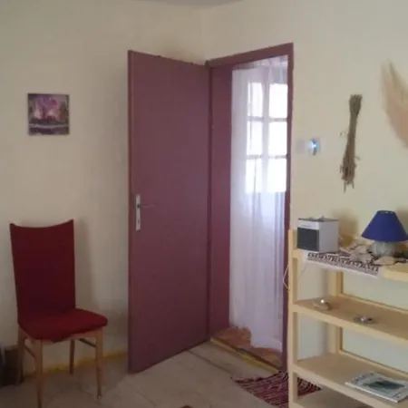 Large Bedroom For 2, Mountain View, 12km To Np Krka, 35km To Sea * Razvode
