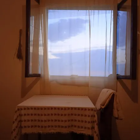 Large Bedroom For 2, Mountain View, 12km To Np Krka, 35km To Sea * Razvode